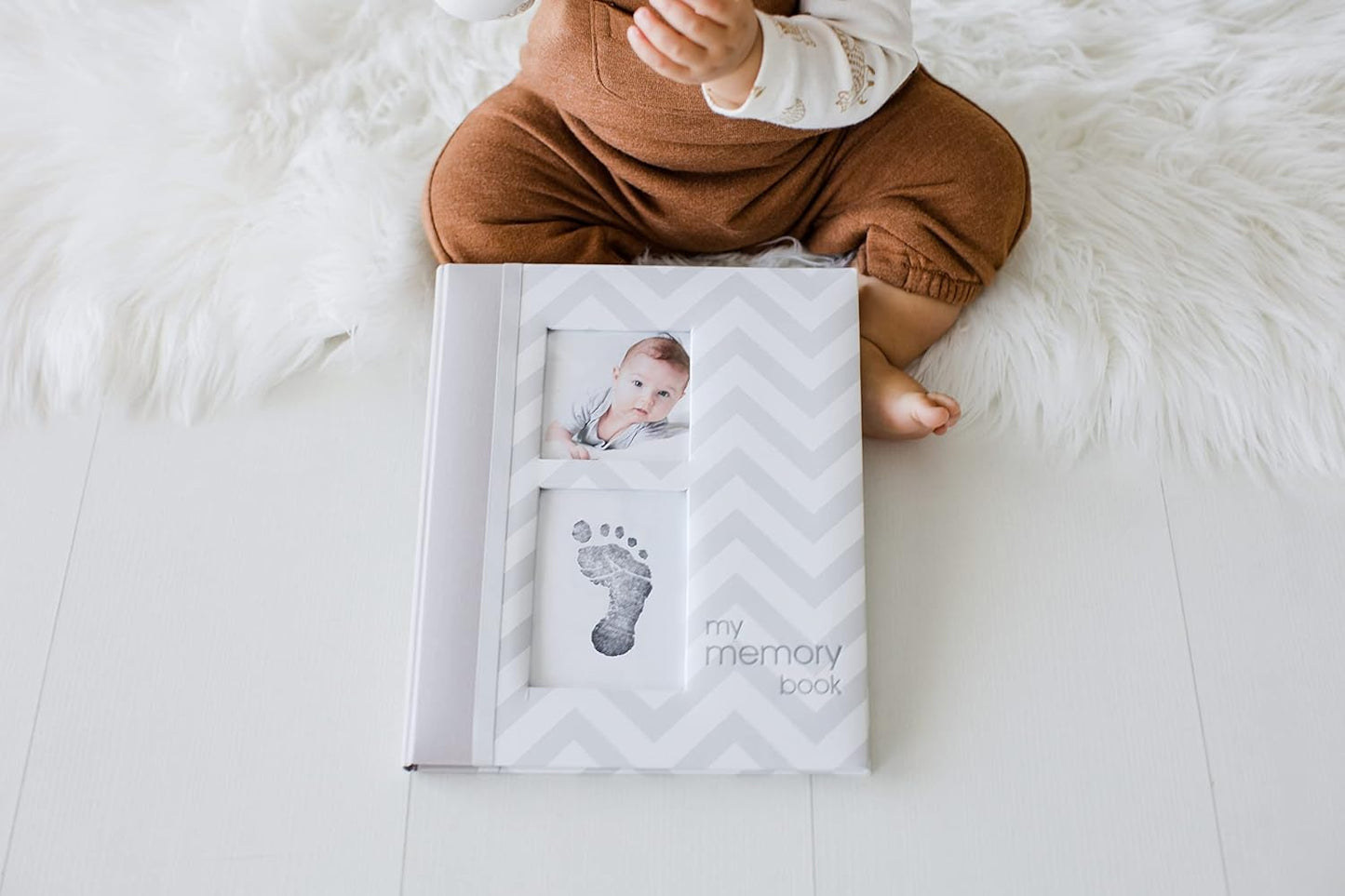 First 5 Years Chevron Baby Memory Book with Included Clean-Touch Baby Safe Ink Pad to Create Baby'S Handprint or Footprint, Keepsake Milestone Journal, UK English Version, Grey