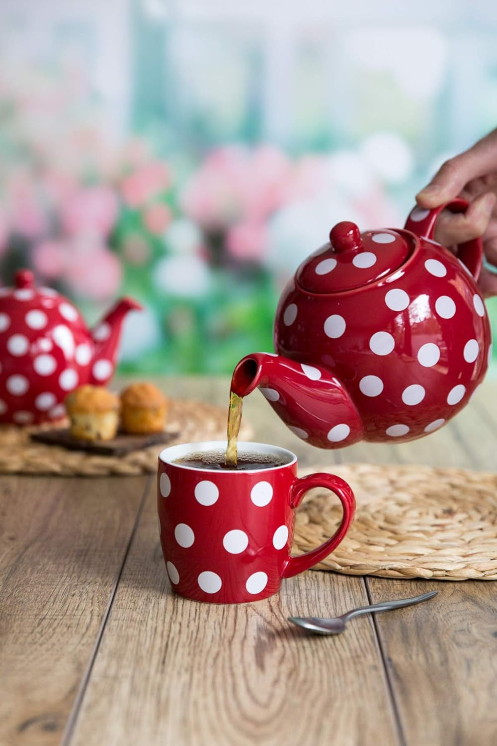 Globe Polka Dot Teapot with Strainer, Ceramic, Red / White, 6 Cup Capacity (1.2 Litre)